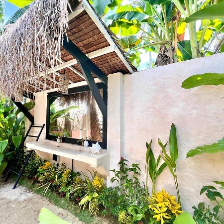 Secret Pool Villa Tuason Beach Генерал-Луна Экстерьер фото