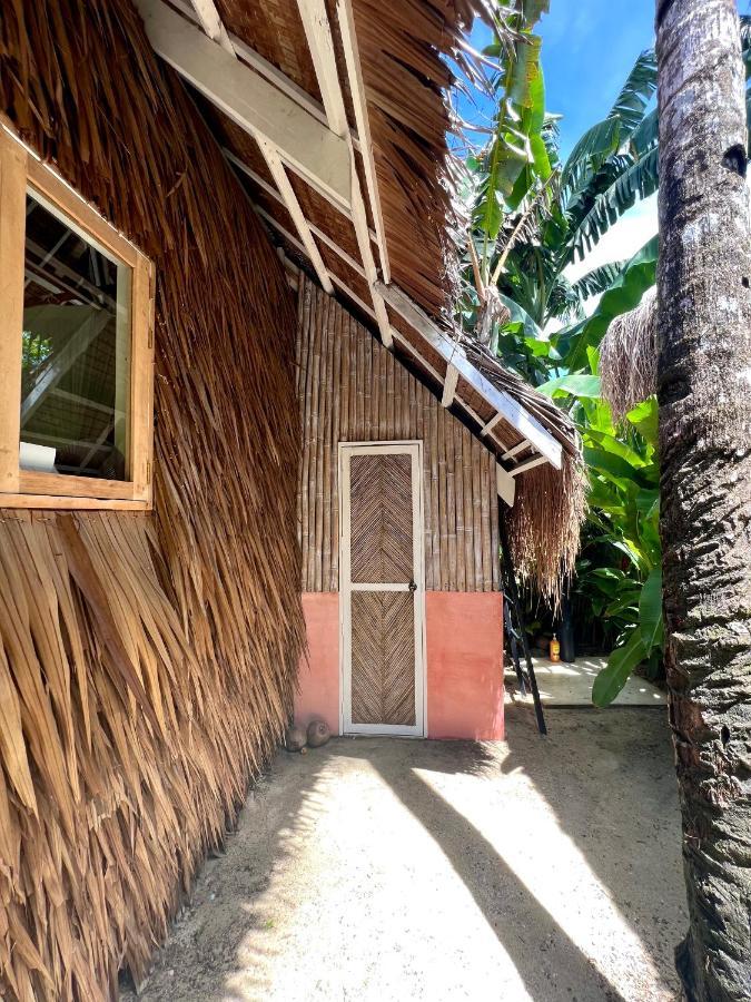 Secret Pool Villa Tuason Beach Генерал-Луна Экстерьер фото