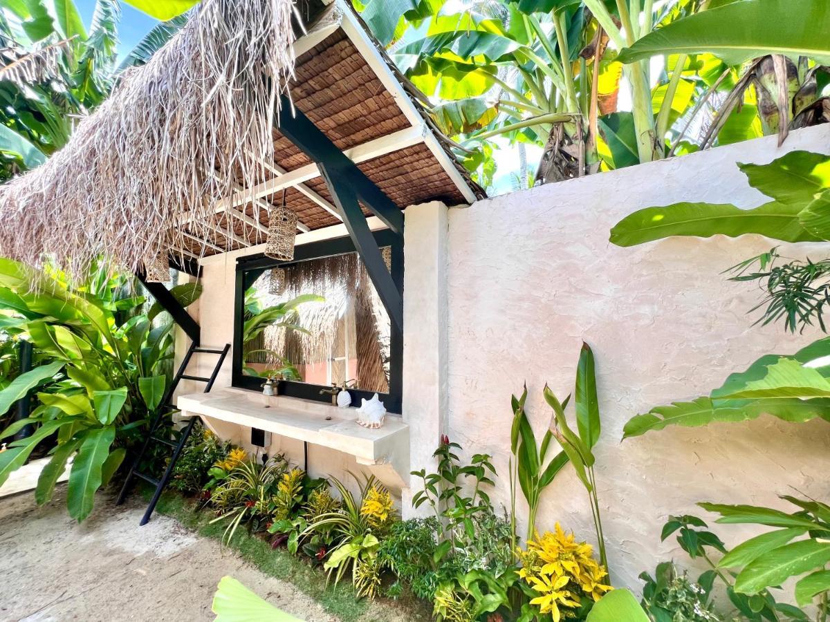 Secret Pool Villa Tuason Beach Генерал-Луна Экстерьер фото